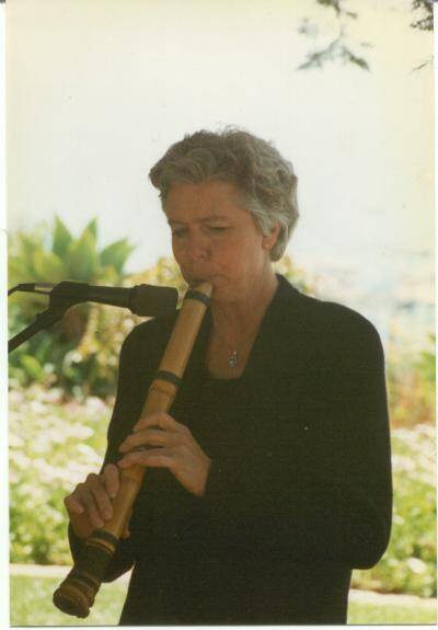 playingshakuhachi.jpg